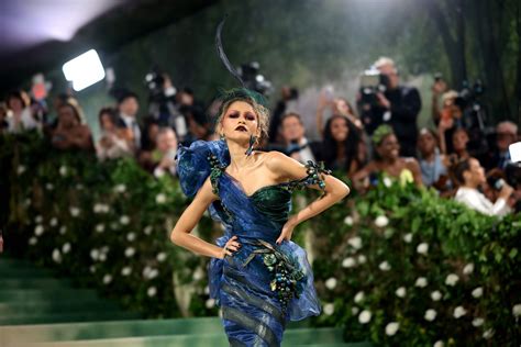 deepfake zendaya|Debunked: Viral Image of Zendaya at Met Gala Is Actually of Rita。